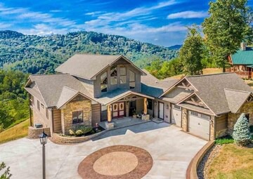 Gatlinburg - Pigeon Forge House | Buckhaven on Thunder Mountain in Sevier County