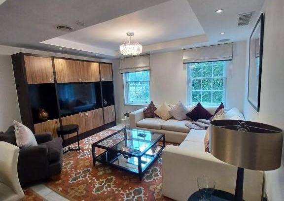 Westminster Apartment | Buckingham Palace Residences by Aeria Apartments