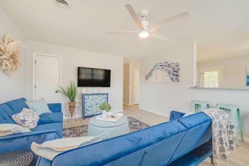 Hampton House | Buckroe Bungalow Escape to the Beach 2mins Away
