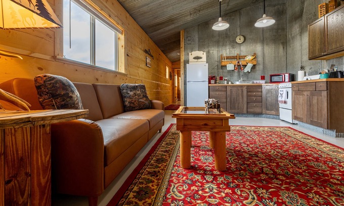 Wapiti Cabin | Buckshots Bunkhouse in the Wapiti Valley