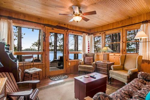 Three Lakes House | Bucky's PineIsle Retreat