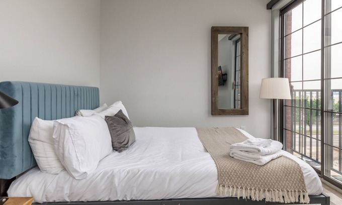 Soulard Apartment | Bud Brewery + Eats | Pool & Gym | Zencity