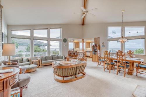 Sandpiper Village House | Bud-n-Mollys