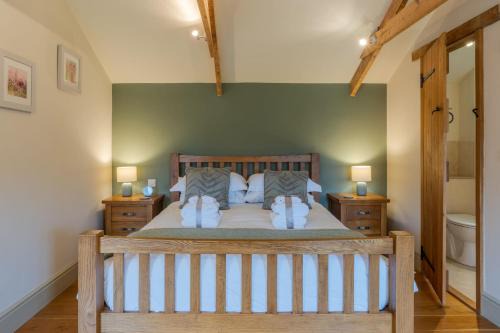 Dyrham House | Budding