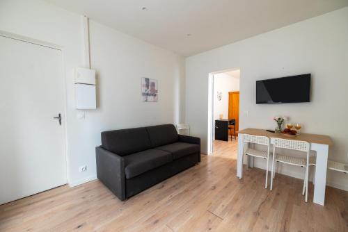 Charleville-Mezieres Apartment | Budget apart downtown with parking