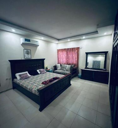 Al Ain House | Budget Hostel Rooms