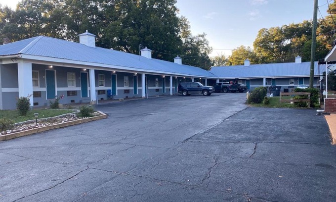 South Hill Hotel | Budget Inn Express