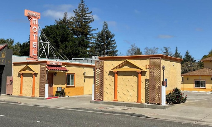 Old Mountain View Hotel | Budget Motel