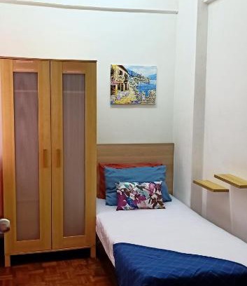 Kuala Lumpur House | Budget Single Bedroom at Suria Kipark Damansara with foldable mattress for 2 pax