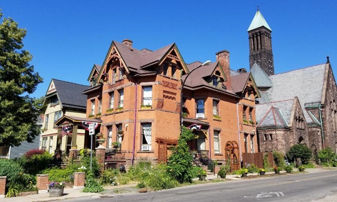 Downtown Buffalo Bed & Breakfast | Buffalo Harmony House