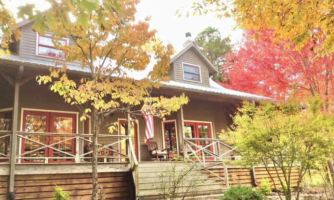 Mt. Sherman Cabin | Buffalo River Farmhouse-Only 2 miles to Kyle's Landing on the Buffalo River!
