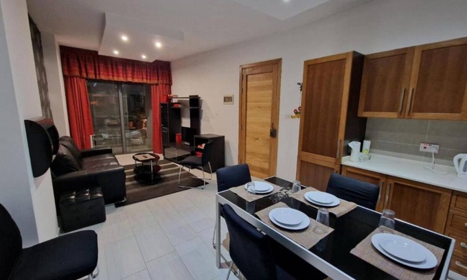 Bugibba Apartment | Bugibba Central Modern Apartment, Charming 2-bedroom apartment with AC, WiFi