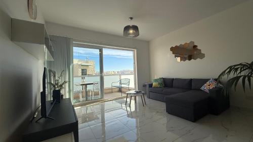 Bugibba Apartment | Bugibba modern spacious 2 bedroom apartment with parking