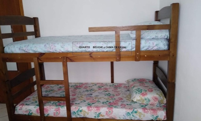 Gonzaga Apartment | Building in front of Praia do Gonzaga in Santos, between channels 2 and 3.