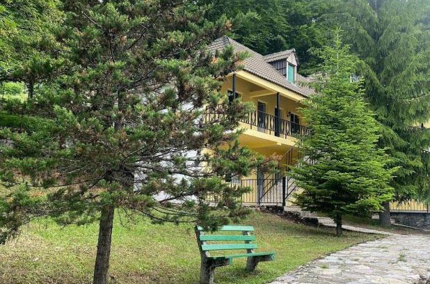 Shale Hotel | Bujtina Te Grima