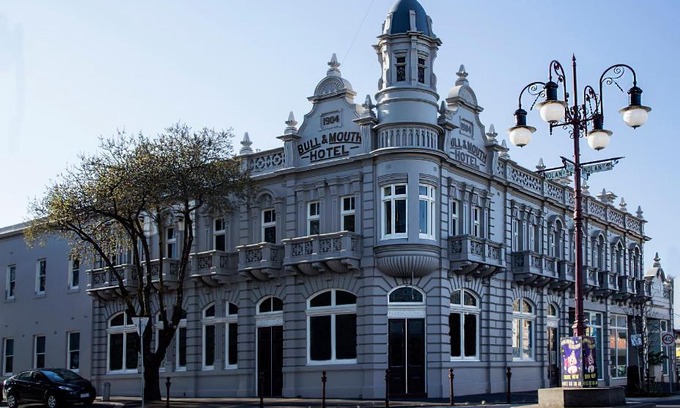 Maryborough Hotel | Bull and Mouth Hotel Maryborough Victoria