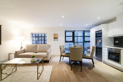 Covent Garden Apartment | Bull Inn Court - Walking distance to Covent Garden Square