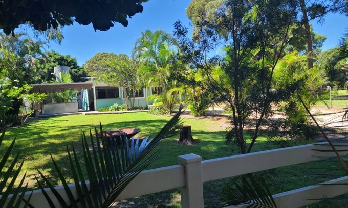 Brisbane Waterfront House | Bulwer Beach House - On the front