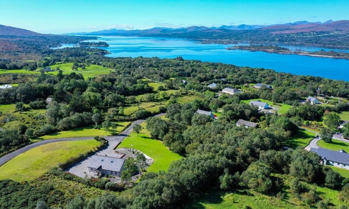 Dawros Cottage | Bun Cill Athat - secluded mountainside location overlooking Kenmare Bay & Area