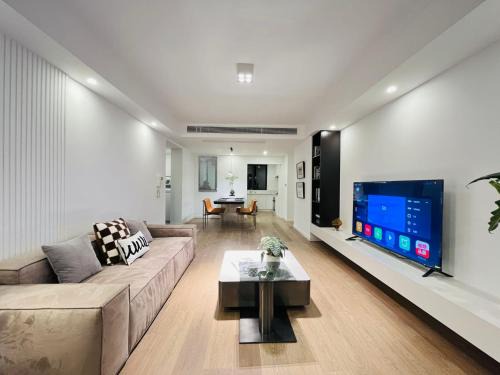 Huangpu Apartment | Bund Branch New west door 2 bedrooms big house