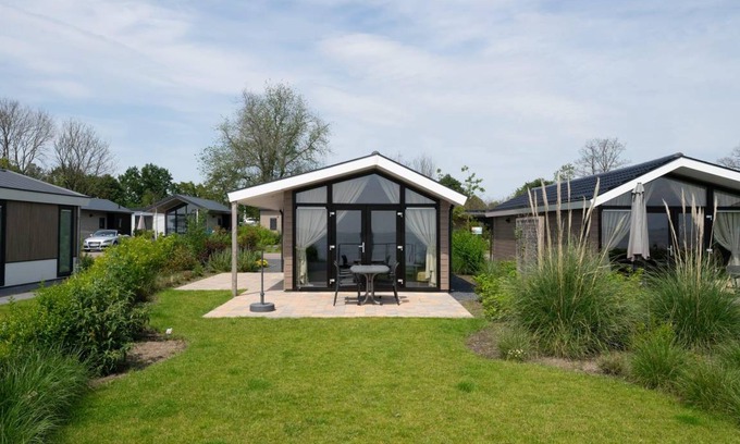 Bovenkarspel House | Bungalow ∙ 2 bedrooms ∙ 4 guests