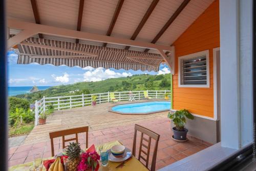 Sainte-Marie House | Bungalow avec piscine au cœur de la Campagne Oge
