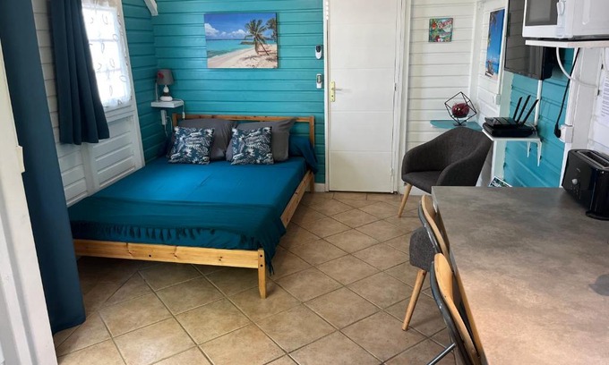 Sainte-Marie Apartment | Bungalow avec piscine