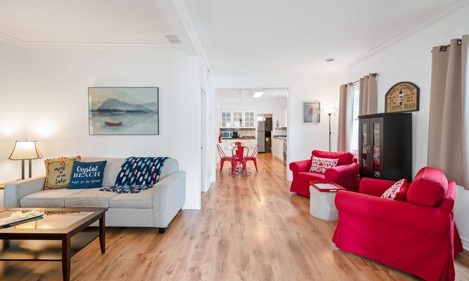 Crystal Beach House | Bungalow by the Beach