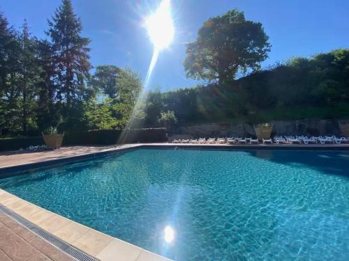 Saint-Cheron House | Bungalow confortable à Saint-Chéron avec piscine