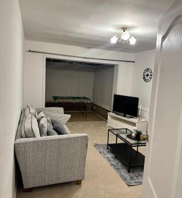Shipley House | Bungalow house