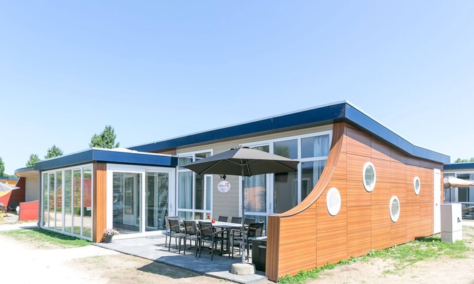 's-Gravenzande House | Bungalow in Netherlands with Accessible Design