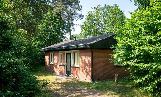 Krachtighuizen House | Bungalow in Putten near Veluwe Forest
