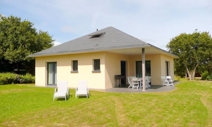 Telgruc-sur-Mer House | Bungalow in Telgrus sur mer near Sandy Beach