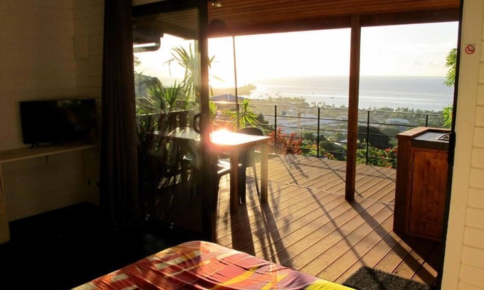 Arue House | Bungalow Kahaia with Panoramic Ocean View - Bounty Lodge Tahiti