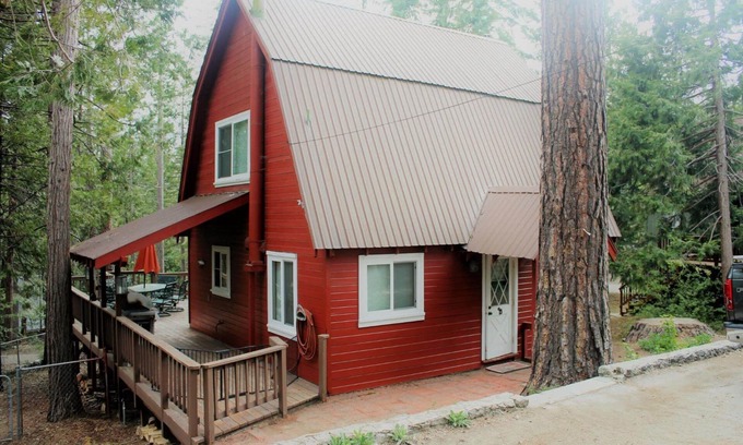 West Village Cabin | Bungalow on Buckeye - Pet Friendly in West Village