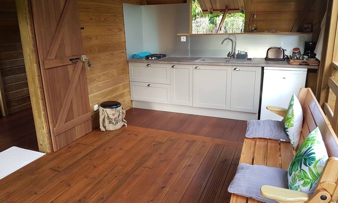 Pointe-Noire House | Bungalow rental at Saut d'Acomat - Pointe-Noire>Rentcar https:/locasgp.com