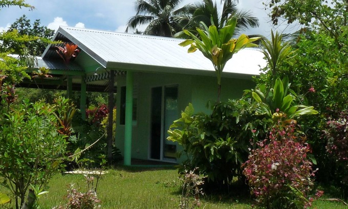 Hitiaa House | Bungalow-Studio beachfront "La Frégate"