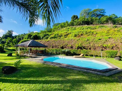 Teahupoo Ski Chalet | Bungalow Tiare