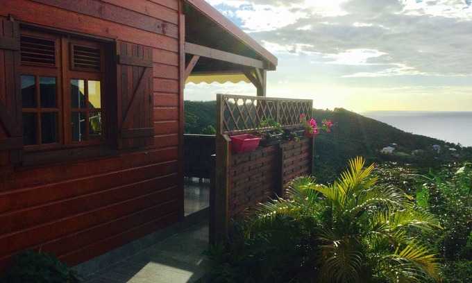 Deshaies House | Bungalow "Tito" sea view
