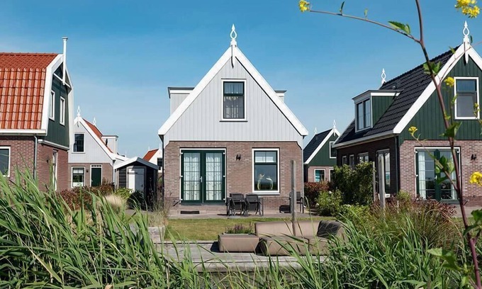 Uitdam House | Bungalow with 2 bedrooms and 2 bathrooms
