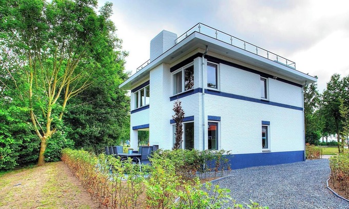 Hulshorst House | Bungalow with 5 bedrooms and a terrace