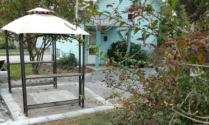 Youngwood House | Bungalow With Luxury Appointments, Great Price! Pet Friendly w/fee