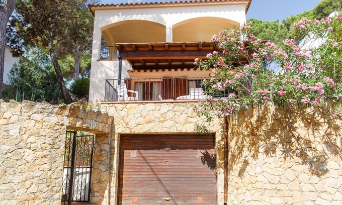 Pals Ski Chalet | Bungalow with pool access - 300 m Pals beach (CV 2H 623)