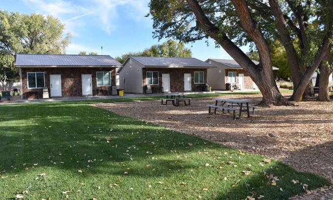 La Verkin House | Bunkhouse 8A In Tranquil Environment