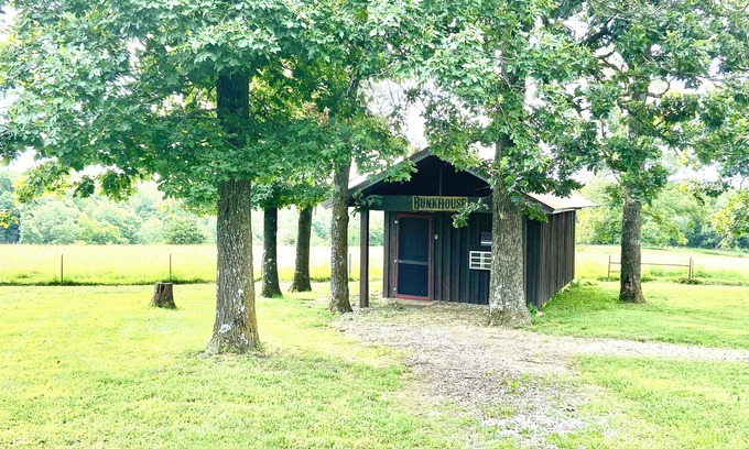 Compton Cabin | Bunkhouse Cabin @ Elkhorn Cabins
