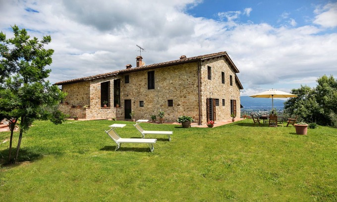 Quarrata Villa | Buriano House - villa with pool for 13/14 people