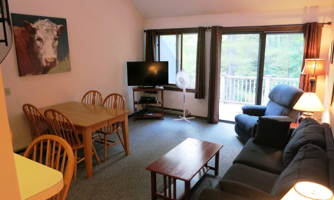 East Burke Condo | Burkeside Condo Steps Away From Lift & Lodge. KT Access