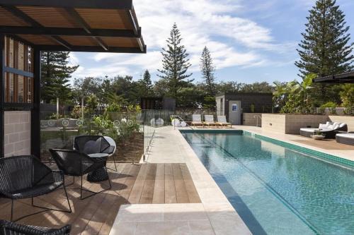 Burleigh Heads Apartment | Burleigh Beach Escape with Stunning Sunset Views