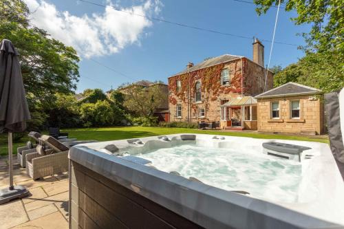 Ayr Villa | Burnock Lodge with Hot Tub