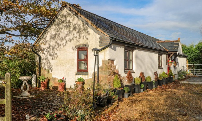 Mynydd Isa House | BURNT OAK STABLES, pet friendly, with a garden in Mynydd Isa
